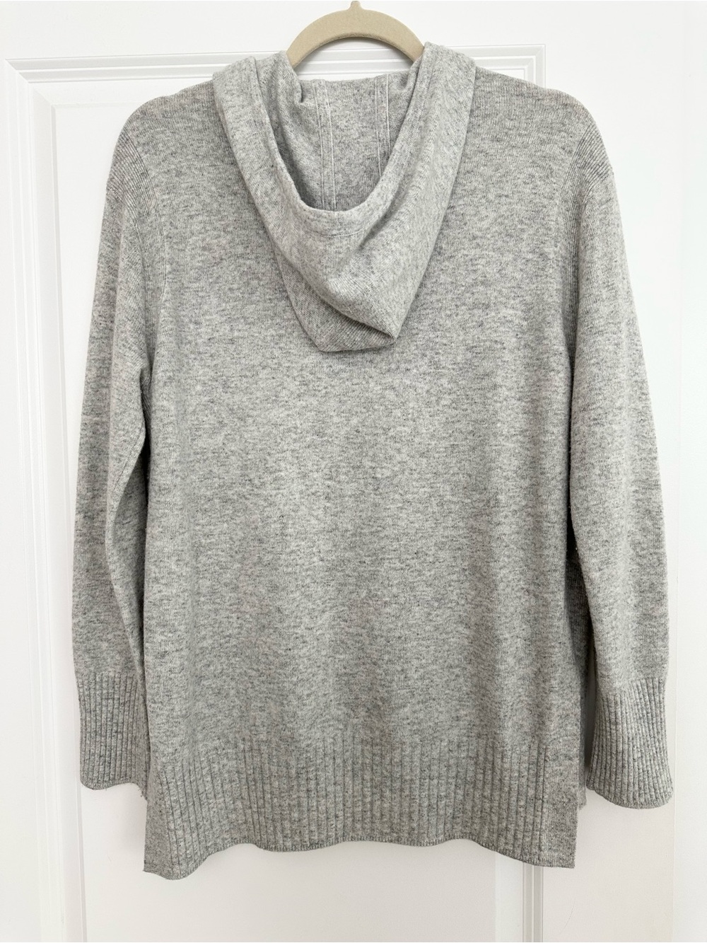 Fall Merino Wool Light Heather Grey Lightweight Hoodie Sweater - Banana Republic - Picture 12 of 17